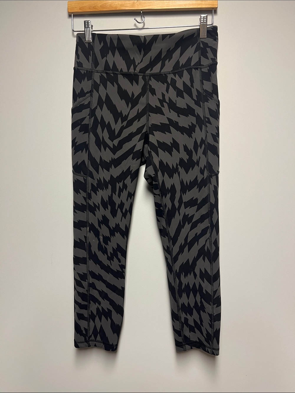 lululemon athletica Black & Gray Geometric Pocket Leggings